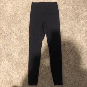 Highwaisted black lululemon wunder under